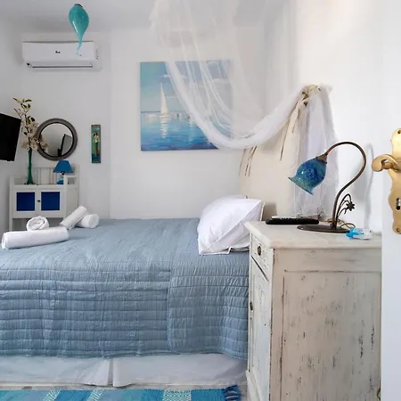 Ricos Two Bedroom House - Paros Apartament *