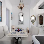 Ricos Two Bedroom House - Paros Naousa