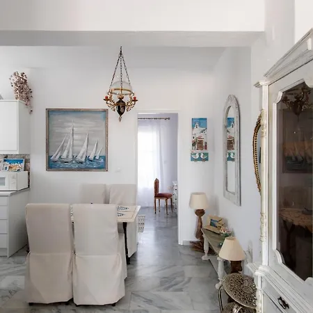 Ricos Two Bedroom House - Paros アパート